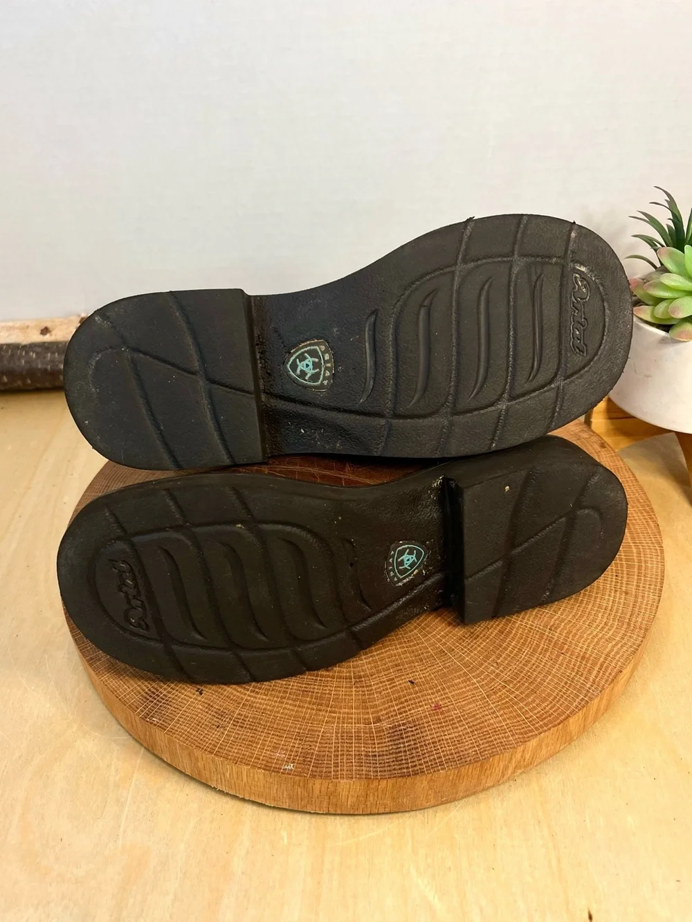 Ariat kid fatbaby